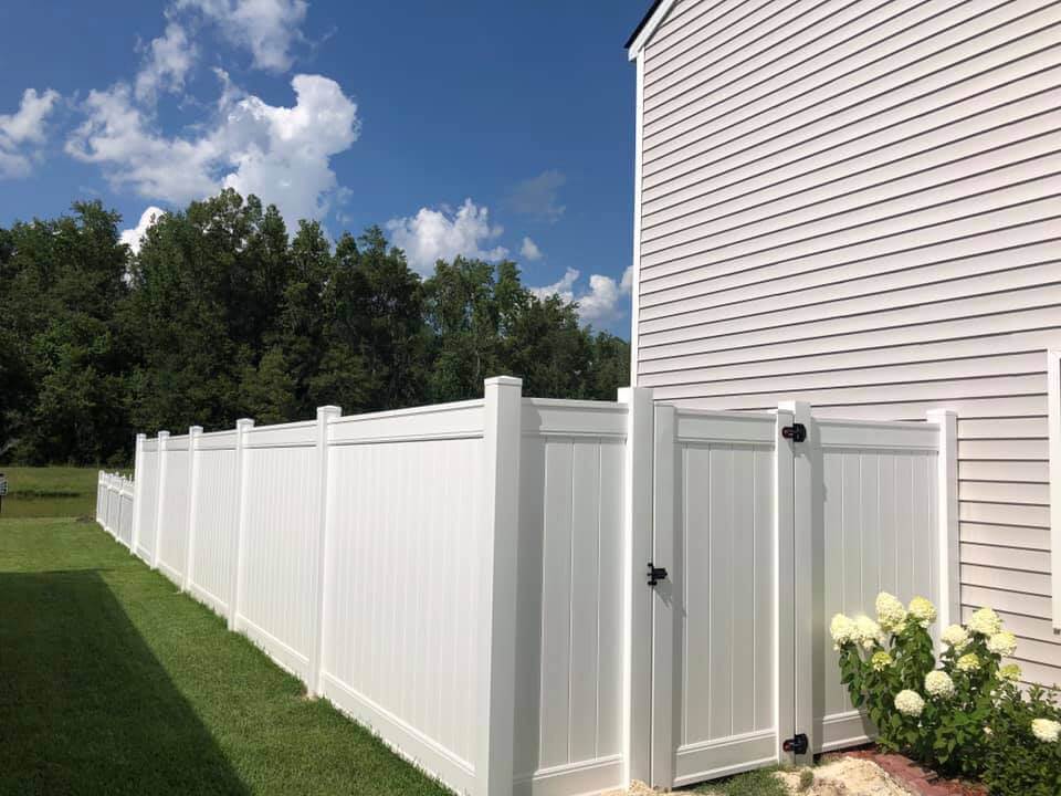 What Is the Secret to a Maintenance-Free Yard? Discover Vinyl Fence Installation!