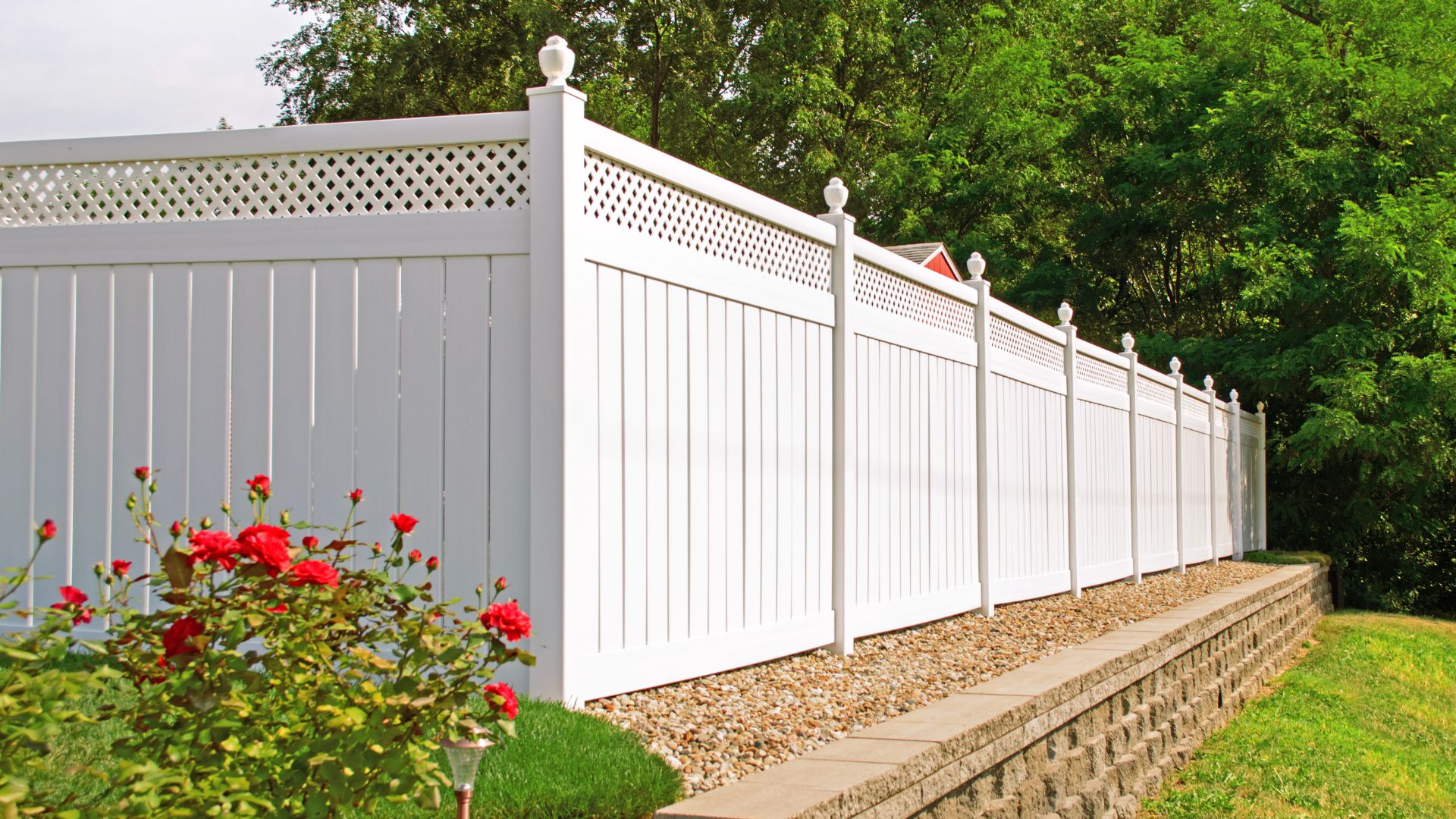 Unlock the Secrets to a Maintenance-Free Boundary: Learn How to Install a Vinyl Fence Today!